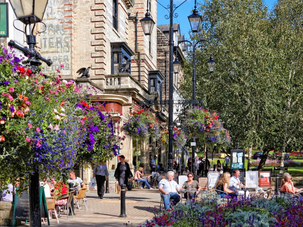 v3-web-harrogate-alamy